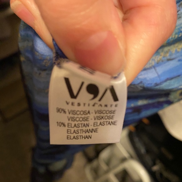 Viscose dress with starry nights print - Picture 3 of 3